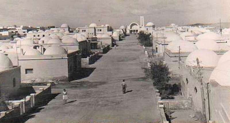 Calle principal de El Aaiún, con la iglesia al fondo/Archvio Francisco Javier Burón.